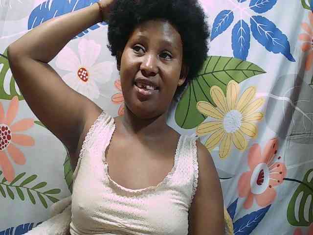 yasmie webcam