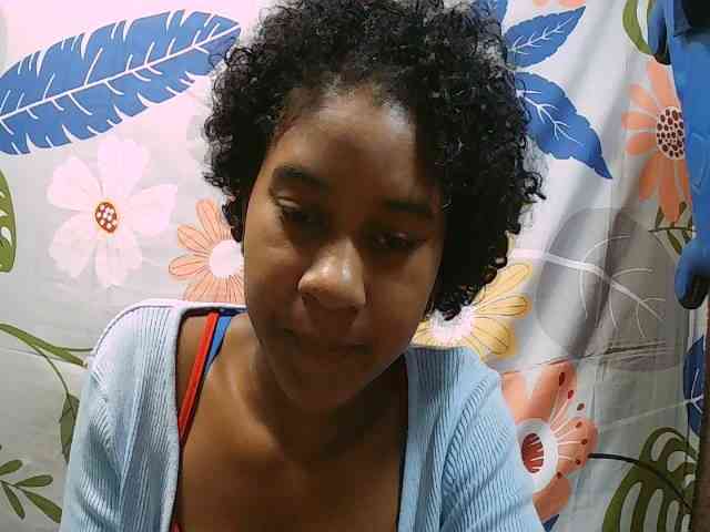 yasmie webcam