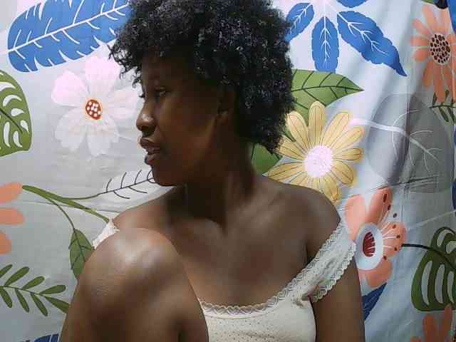 yasmie webcam