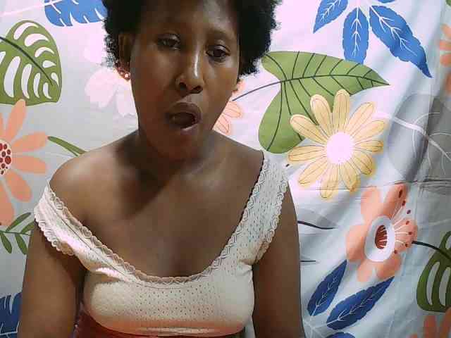 yasmie webcam