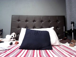 Ntombie-one4u's Live Webcam