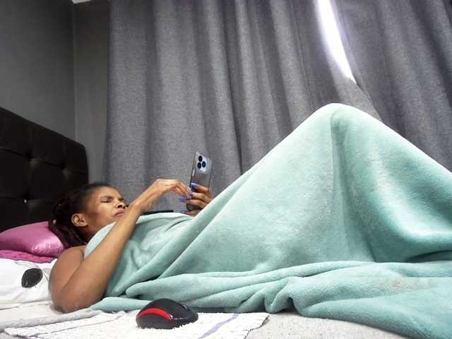 Ntombie live cam on BongaCams