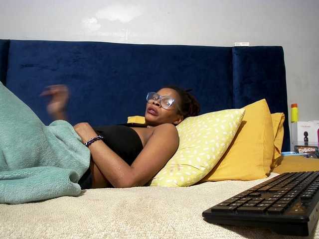 Ntombie live cam on BongaCams