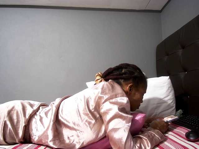 Ntombie live cam on BongaCams