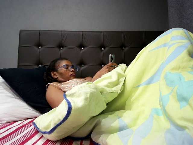 Ntombie-one4u live cam preview