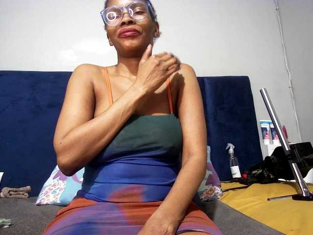 Ntombie live cam on BongaCams