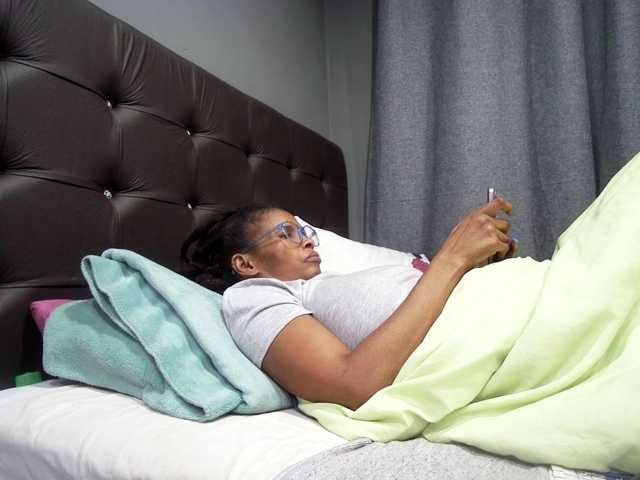 Ntombie live cam on BongaCams