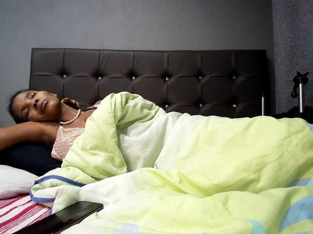 Ntombie live cam on BongaCams