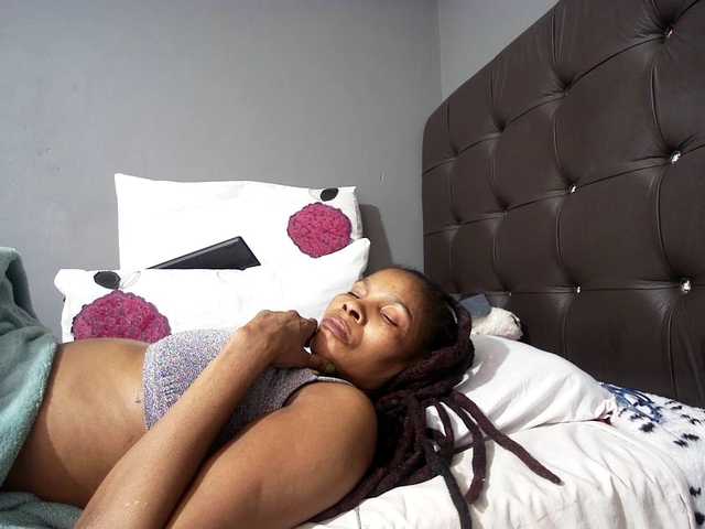 Ntombie live cam on BongaCams