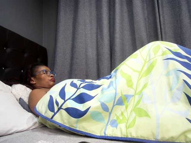 Ntombie live cam on BongaCams
