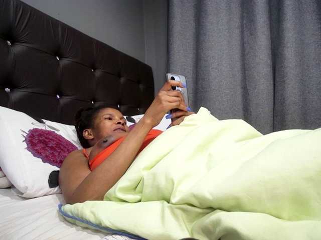 Ntombie live cam on BongaCams
