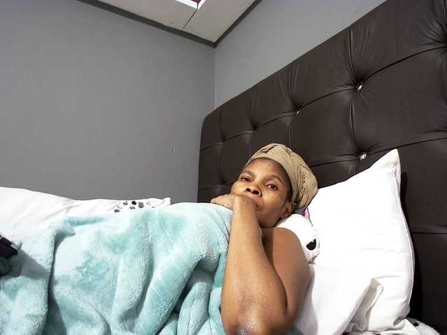 Ntombie live cam on BongaCams