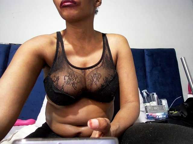 Ntombie live cam on BongaCams