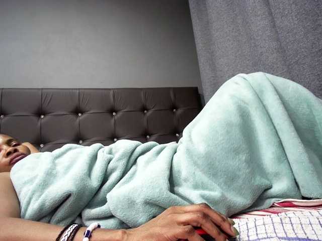 Ntombie live cam on BongaCams