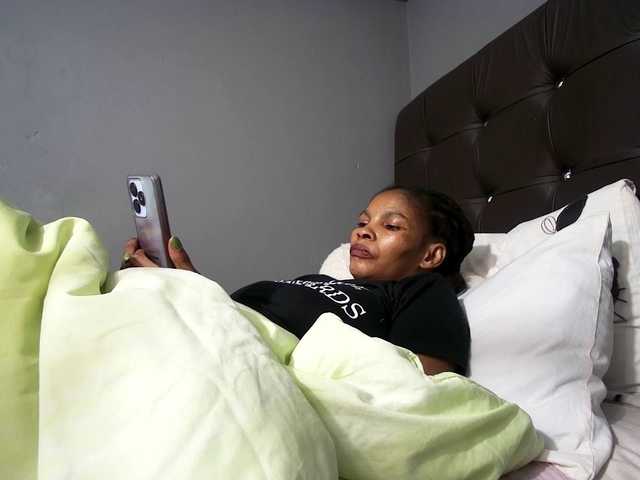 Ntombie live cam on BongaCams