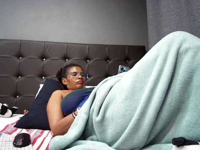 Ntombie-one4u live cam preview