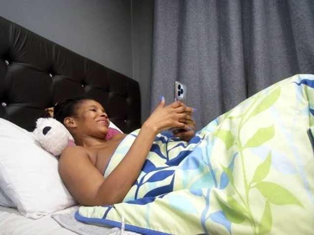 Ntombie live cam on BongaCams