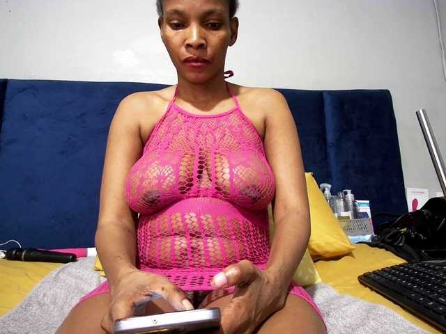 Ntombie live cam on BongaCams