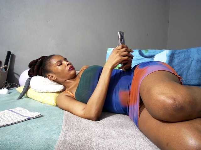 Ntombie live cam on BongaCams