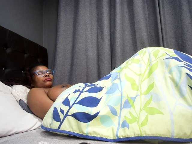 Ntombie live cam on BongaCams