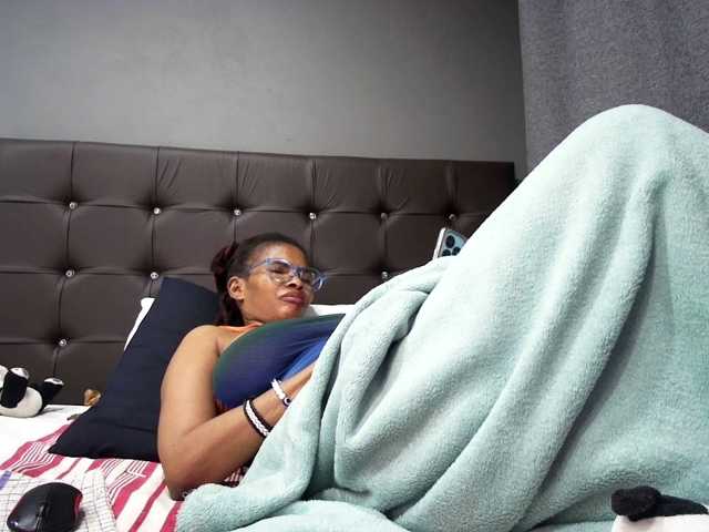 Ntombie-one4u live cam preview