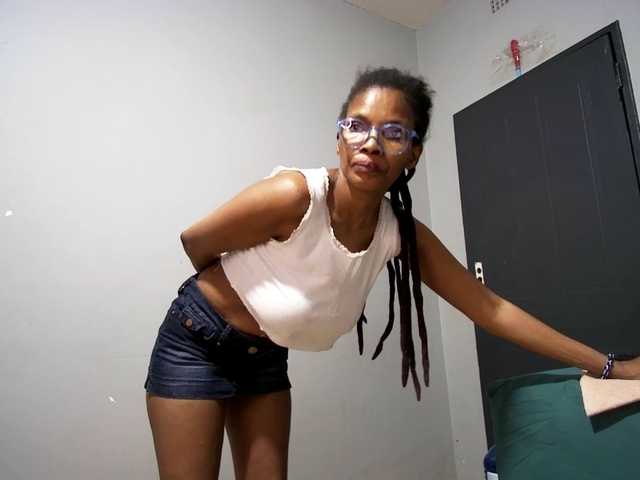 Ntombie live cam on BongaCams