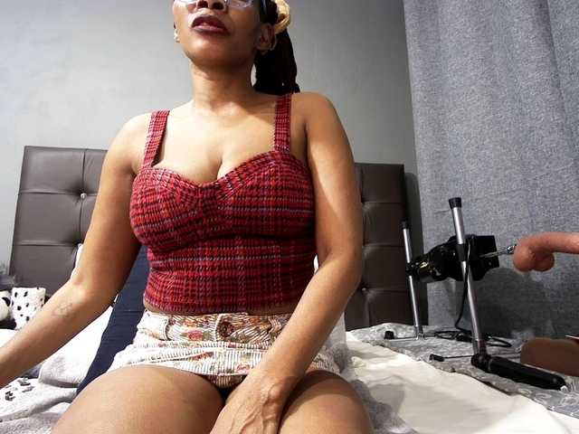 Ntombie live cam on BongaCams