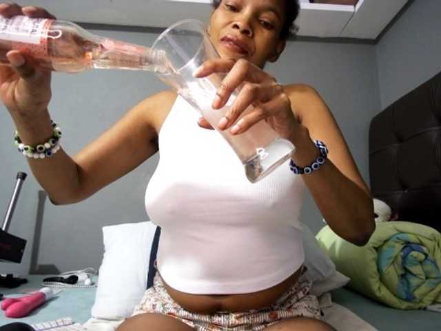 Ntombie live cam on BongaCams