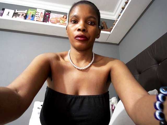 Ntombie live cam on BongaCams