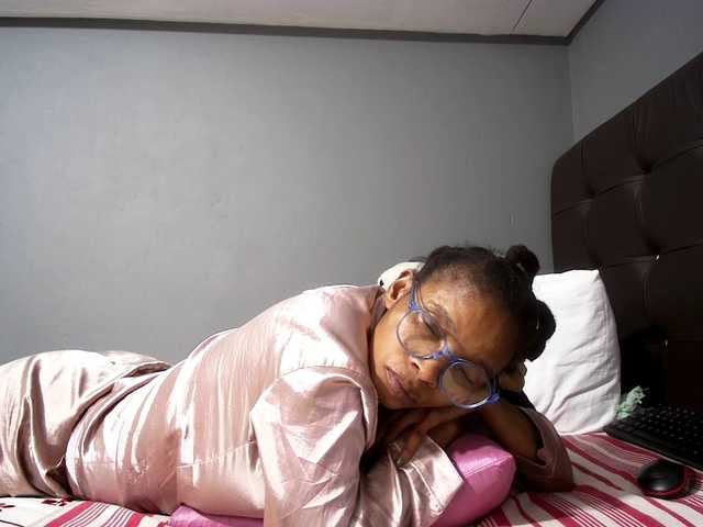 Ntombie live cam on BongaCams
