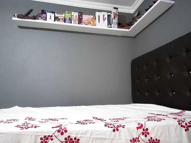 Ntombie live cam on BongaCams