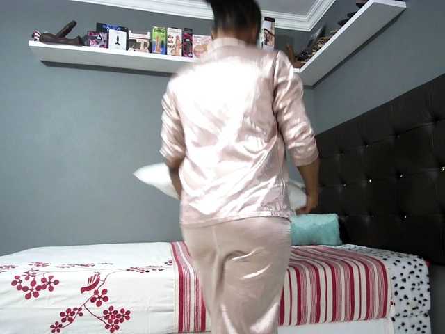 Ntombie live cam on BongaCams