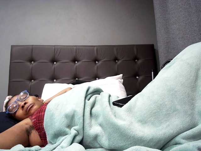 Ntombie-one4u live cam preview