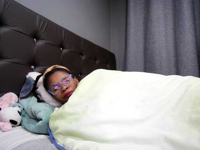 Ntombie live cam on BongaCams
