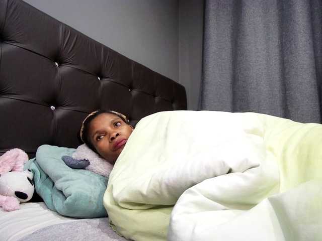 Ntombie live cam on BongaCams