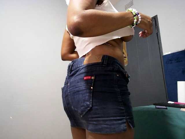 Ntombie live cam on BongaCams