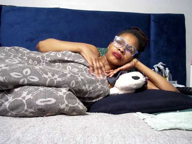 Ntombie live cam on BongaCams
