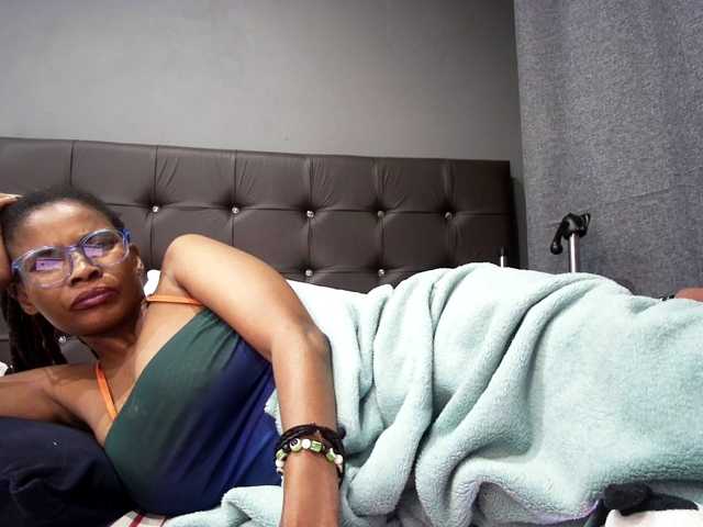 Ntombie live cam on BongaCams