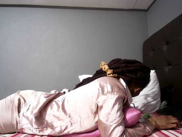 Ntombie live cam on BongaCams