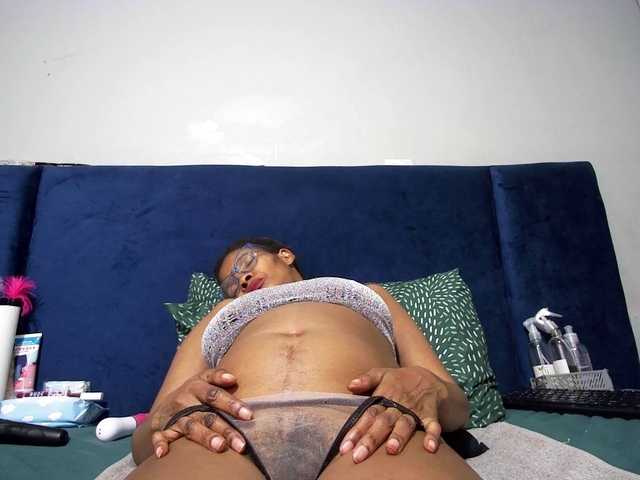 Ntombie live cam on BongaCams