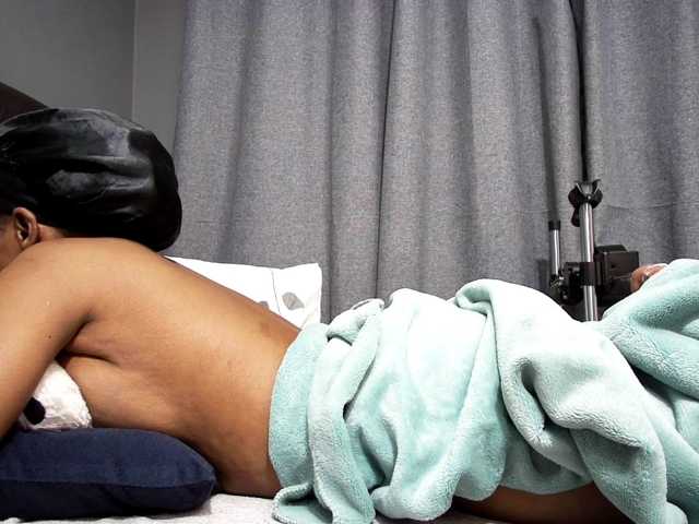 Ntombie-De-NaughtyLover live cam preview