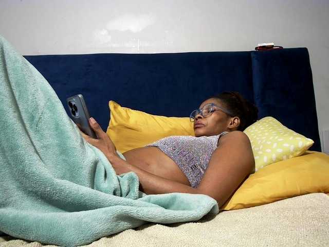 Ntombie live cam on BongaCams