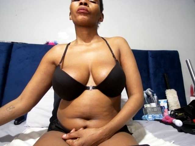Ntombie live cam on BongaCams
