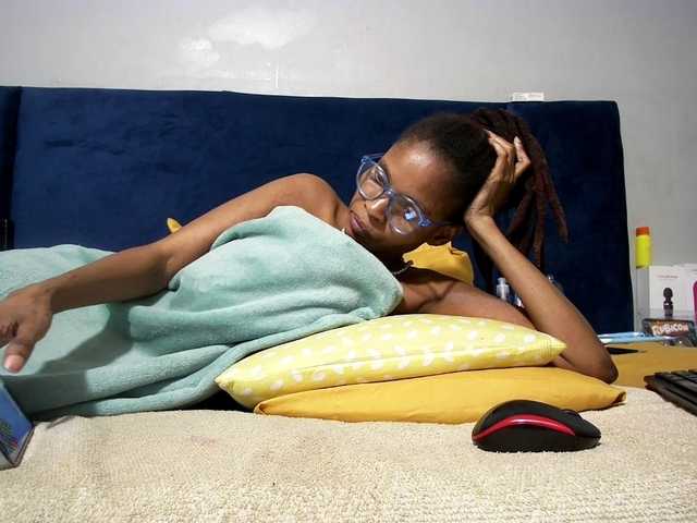 Ntombie live cam on BongaCams