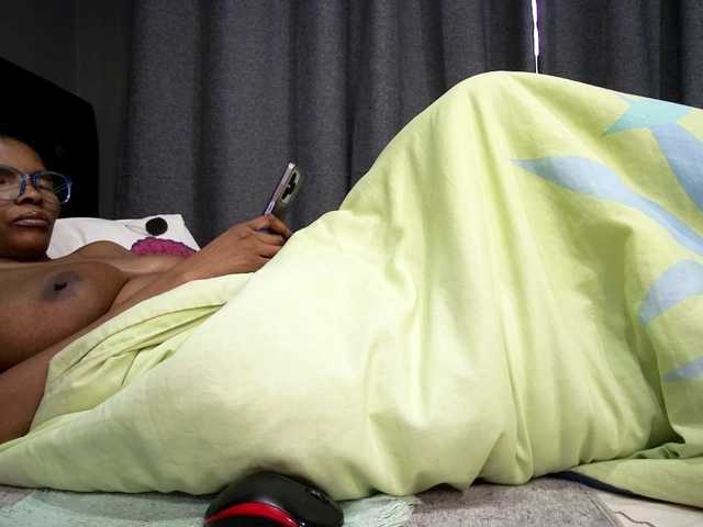 Ntombie live cam on BongaCams