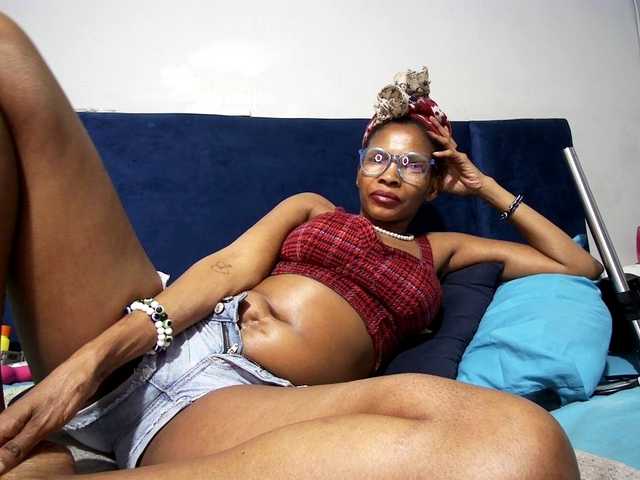 Ntombie live cam on BongaCams