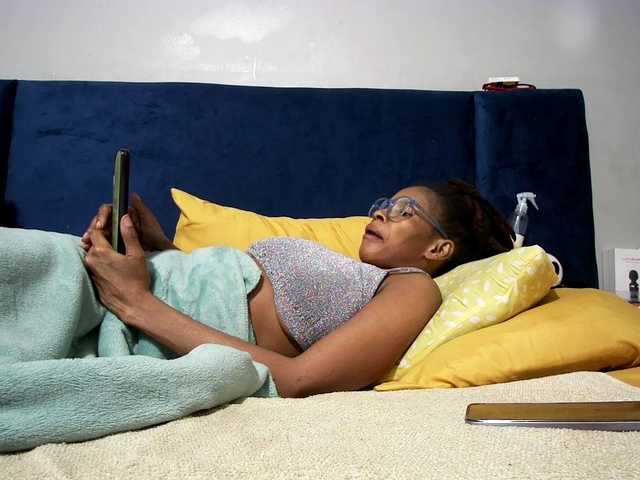 Ntombie live cam on BongaCams