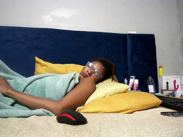 Ntombie live cam on BongaCams