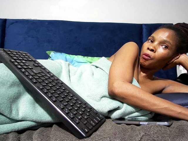 Ntombie live cam on BongaCams