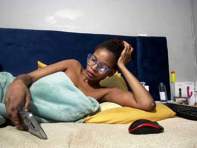 Ntombie live cam on BongaCams